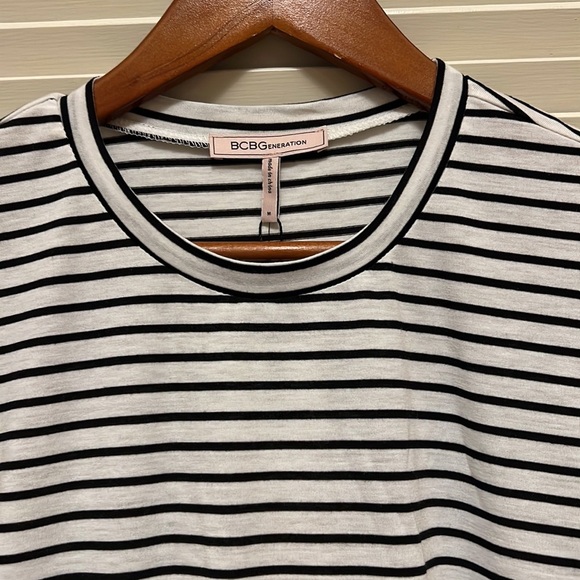 87. BCBGeneration Puffed Sleeve Striped Top - Picture 4 of 13
